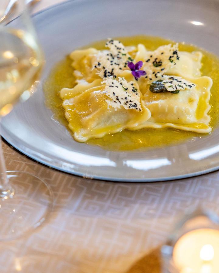 Velanera Hotel & Restaurant Šišan エクステリア 写真