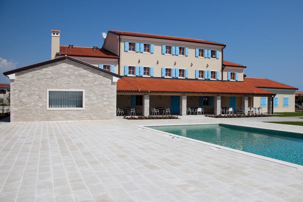 Velanera Hotel & Restaurant Šišan エクステリア 写真